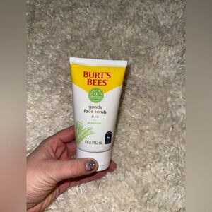 Burt’s Bees Aloe Gentle Facial Scrub for Sensitive Skin 4 oz New